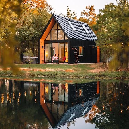 Вилла Lakeside South At Live Oak Lake Беллмид Экстерьер фото